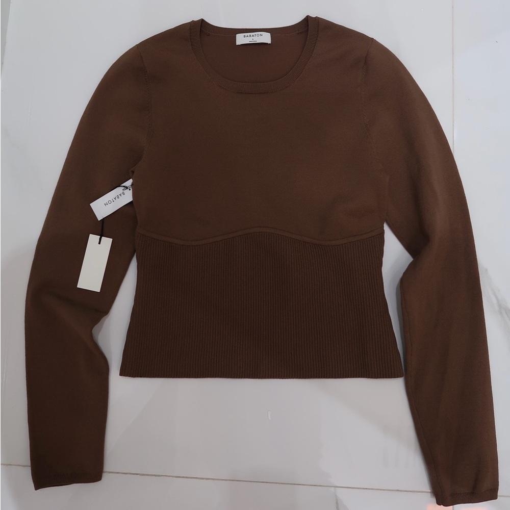 Babaton / Aritzia Lightweight Nylon Sweater in Brown. Size L.
Never worn.